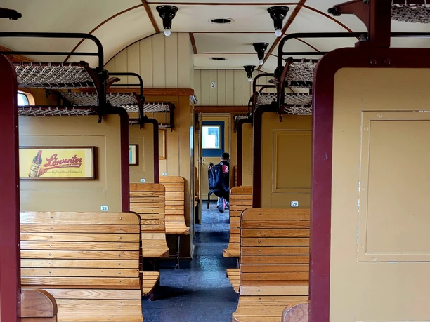 Blick ins Abteil des Museumszuges
