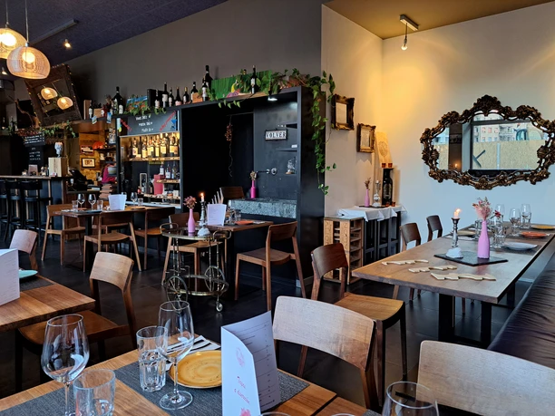 Volver - Café Tapas Vinos