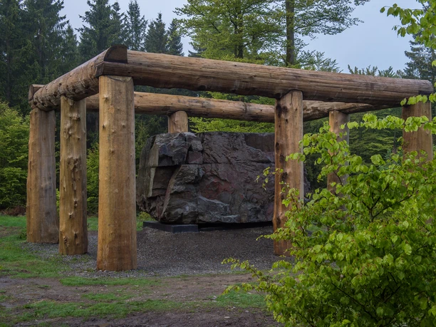 Stein Zeit Mensch - WaldSkulpturenWeg