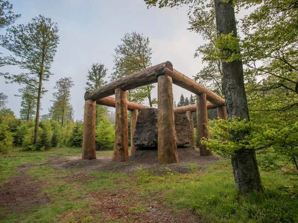 Stein Zeit Mensch - WaldSkulpturenWeg