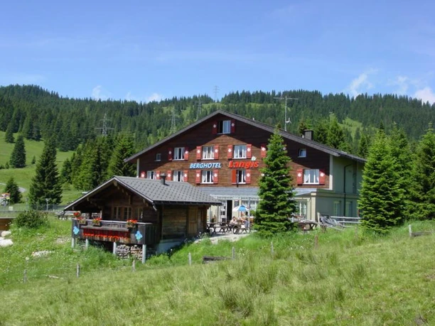 Berghotel Langis im Sommer