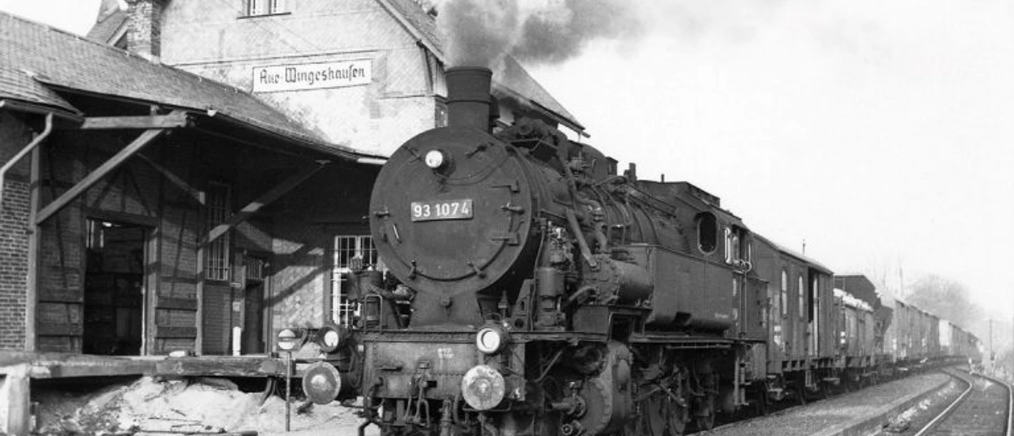 Noch 1961 waren Dampfeisenbahnen ein gewohntes Bild im Bahnhof Aue-Wingeshausen.