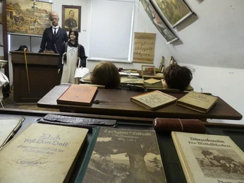 Impressionen aus dem Heimatmuseum Erndtebrück mit über 30 Ausstellungen aus den letzten 100 Jahren.