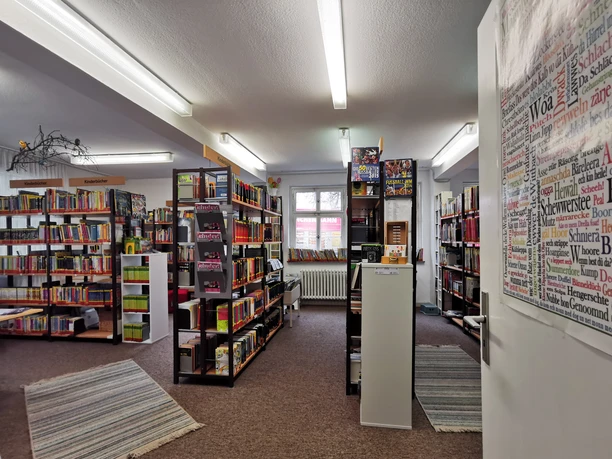 Eingang in die Räumlichkeiten der Gemeindebücherei