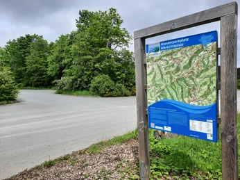 Wanderwegenetztafel mit Wandertipps