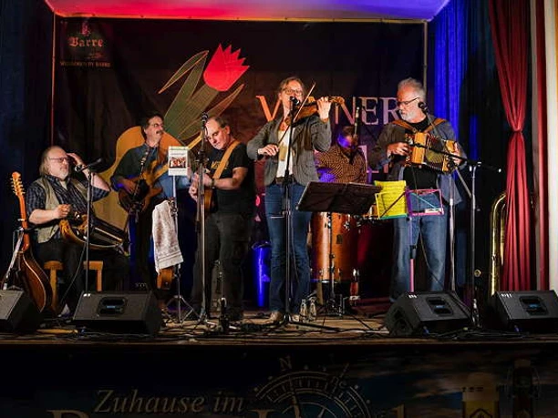 Venner Folk Frühling