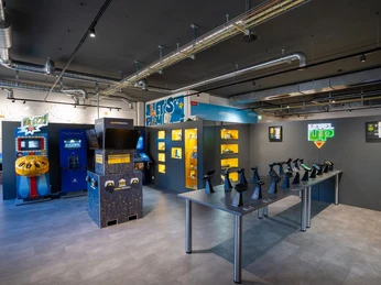 Spielkonsolen im Gameorama, LuzernGame consoles at Gameorama, LucerneConsoles de jeu au Gameorama, Lucerne