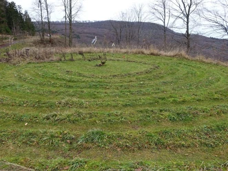 Holle-Labyrinth__c_Peter_Kerst.jpg