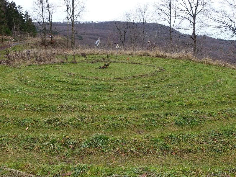 Holle-Labyrinth__c_Peter_Kerst.jpg