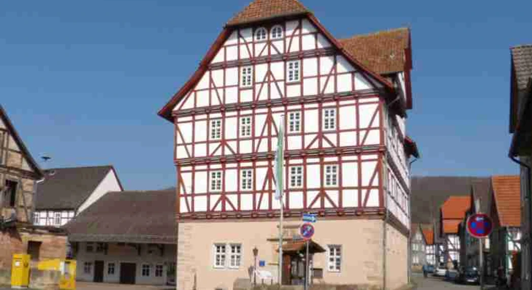 Rathaus_Grebendorf.jpg