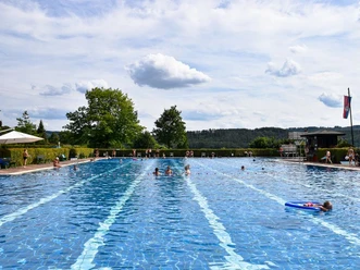 Freibad_BSA_c_Stadt_Bad_Sooden-Allendorf__Tourismus-_und_KurAoeR__6_.jpg