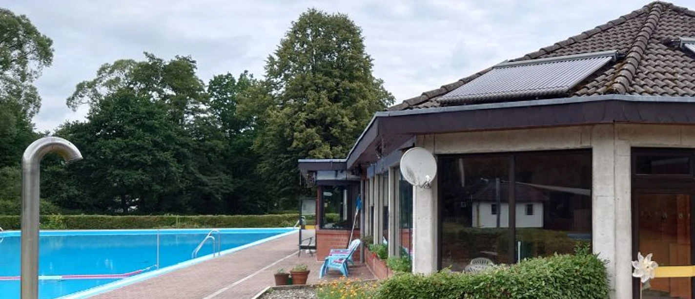 Schwimmbad_Helsa__c_Matthias_Pengel.jpg