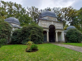 Lenoir-Mausoleum__c_Claudia_Krabbes.jpg