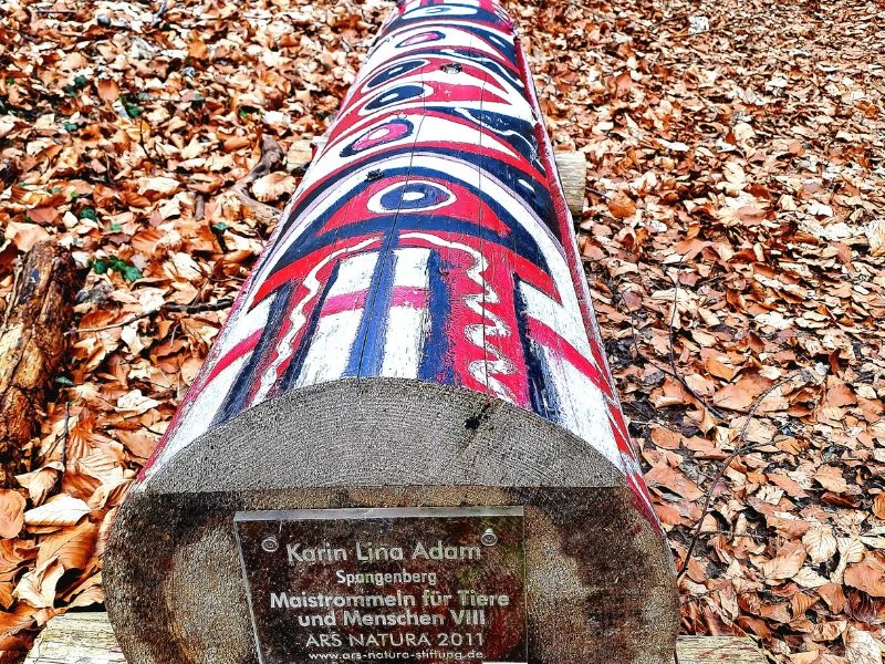 Maistrommeln_fuer_Tiere_und_Menschen_VIII_-_Karin_Lina_Adam__c_ARS_NATURA-Stiftung_CC-BY-SA.jpg