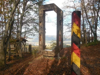 Wiedervereinigungs-Terminal_D_-_Sandrino_Sandinista_Sander__c_ARS_NATURA-Stiftung_.jpg