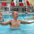 Aqua Fit Bewegung im Wasser stärkt Körper und Geist – mit Freude, Kraft und einem Lächeln im Gesicht.