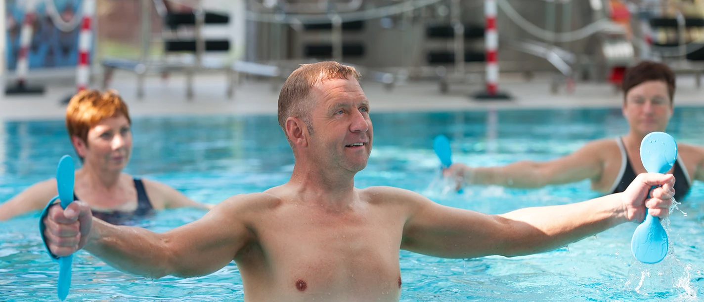 Aqua Fit Træning i vandet styrker krop og sind - med glæde, styrke og et smil på læben.