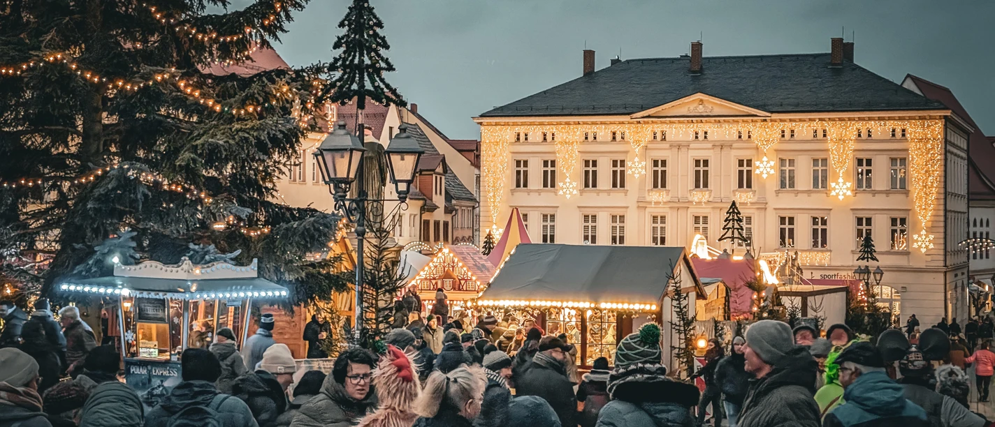 Weihnachtsmarkt in der Lutherstadt Eisleben Weihnachtsmarkt in der Lutherstadt Eisleben