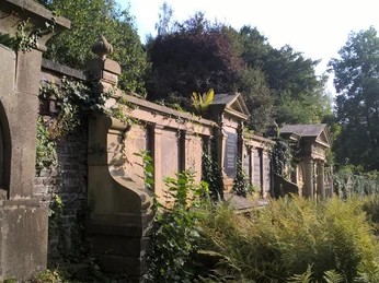 Der Siegener Gruftenweg auf dem Lindenbergfriedhof - ein Denkmal der Erinnerungskultur zur Kaiserzeit
