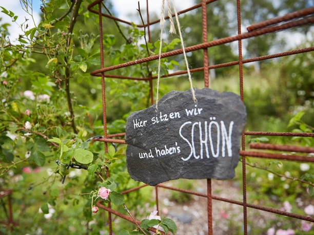 Wir sitzen hier und haben's SCHÖN - Hier gibt es viel Platz zum Entschleunigen.