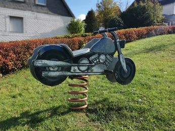 Auf dieser Harley können auch die Kleinen ihre Touren fahren.