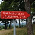 Hinweisschild "Zum Taunusblick"