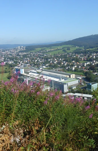 Aussicht von der "Panoramabank" auf das Ferndorftal