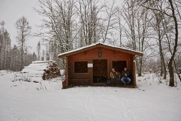 Hugo Kracht Huette Winter Schneewanderung bei Bad Laasphe
