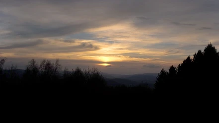 Abendhimmel ĂĽber Siegen vom Rabenhain aus gesehen