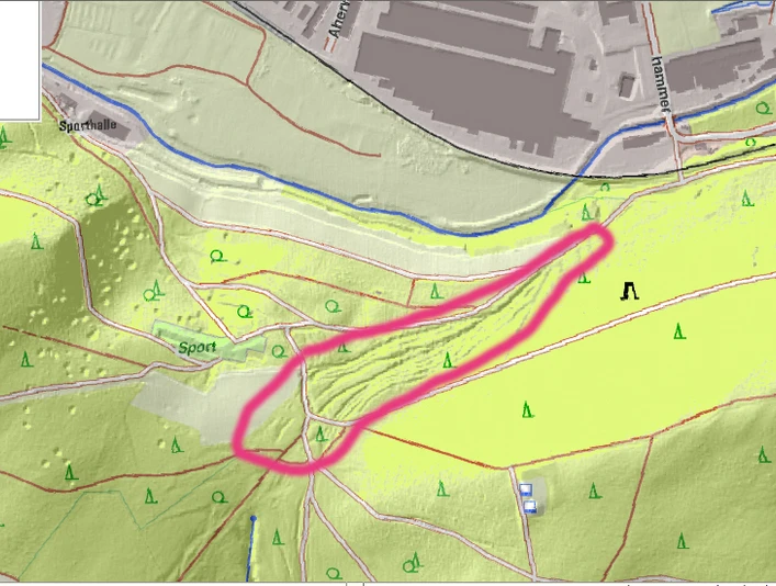 Reliefkarte der Holwege - links Bombentrichter aus dem 2. Weltkrieg