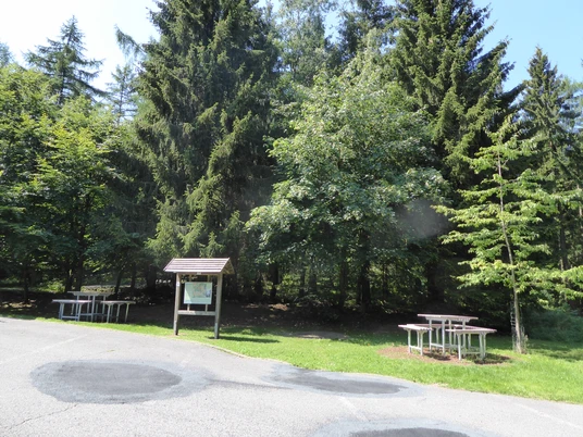Rastecke am Wanderparplatz