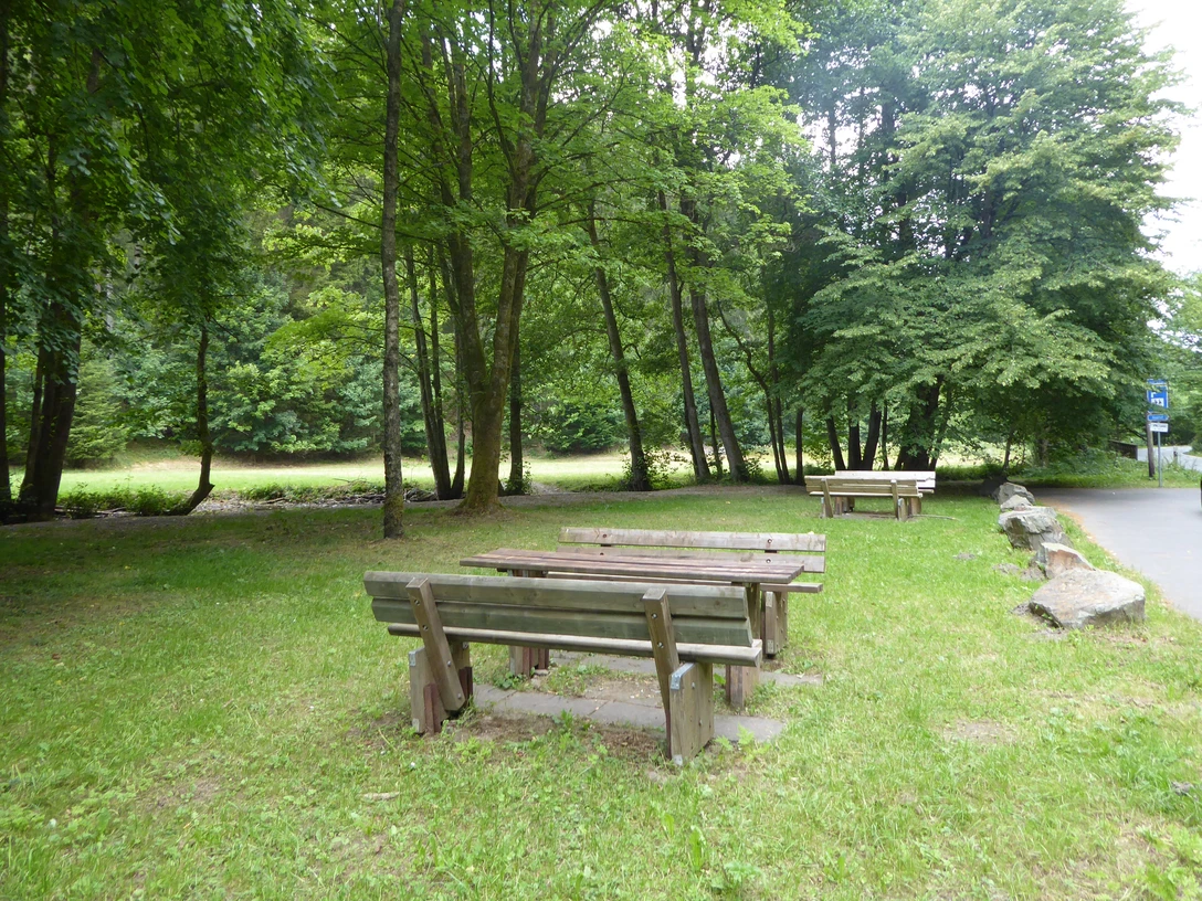 Parkplatz direkt an der Ilse.