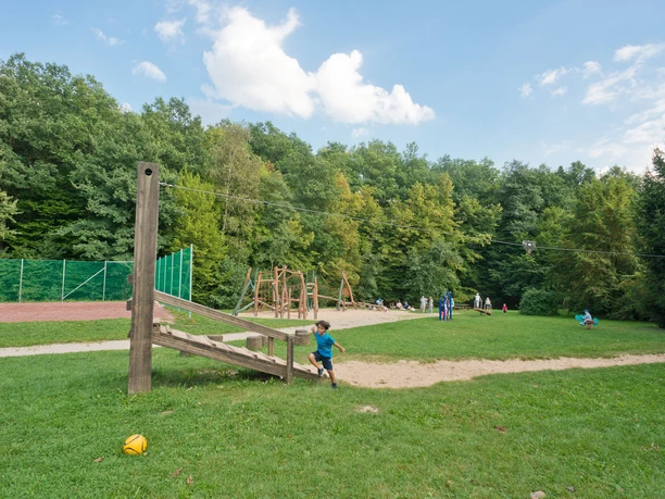 Seilbahn auf dem Spielplatz Zitzenbachstraße