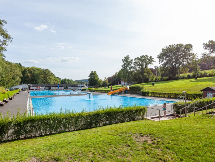 Warmwasserfreibad Buschhütten