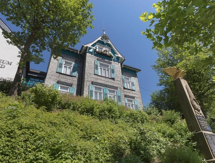 Blick auf das Heimatmuseum Netpherland von der Lahnstraße