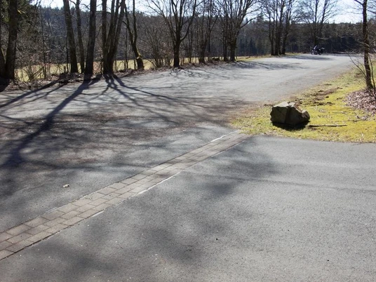 Ausreichend Parkfläche steht am Wanderparkplatz zur Verfügung