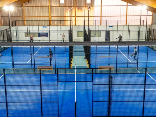 Padelplace.jpg Spielfelder im Padelplace in Wolfsburg