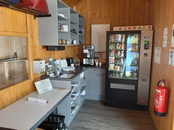 Selbstbedienungsküche im Eisenbahner-Café