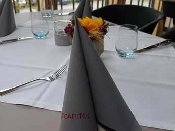 Gedeckter Tisch im Neuen Capitol