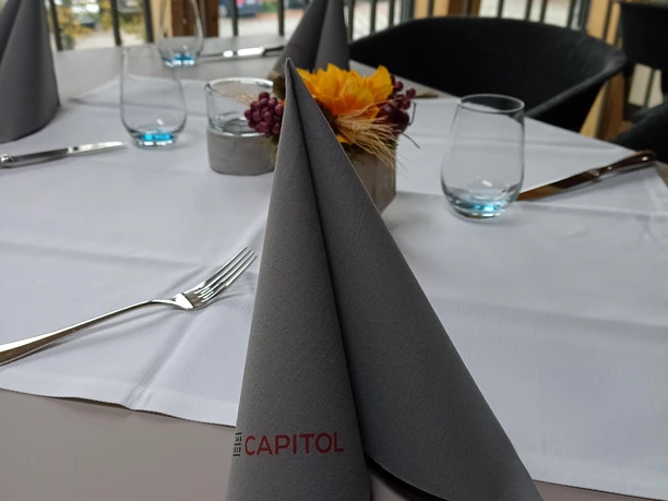 Gedeckter Tisch im Neuen Capitol