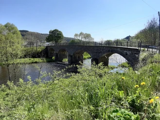 Rundbogenbrücke in Beddelhausen