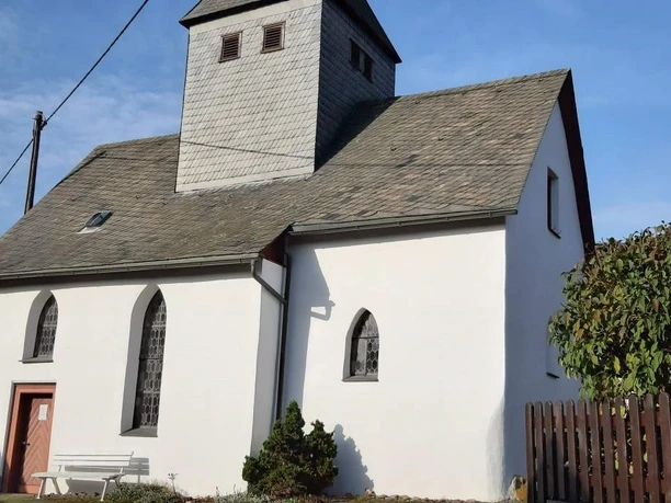 Außenansicht ev. Kirche in Beddelhausen