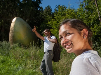 Skulptur "Was war zuerst"?