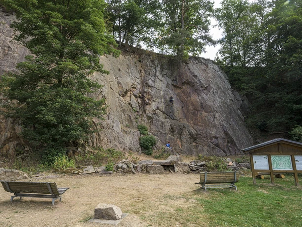 Klettergebiet Kapplerstein, Aue-Wingeshausen Kletterfelsen Kapplerstein