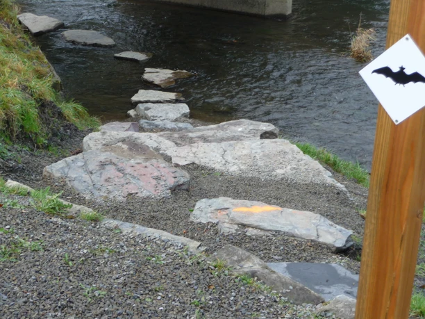 Trittsteine in die Eder