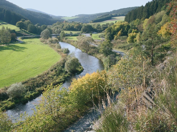 Ein Großteil der Strecke führt an der Eder entlang