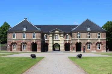 vorplatz-lvr-niederrheinmuseum-wesel.jpeg