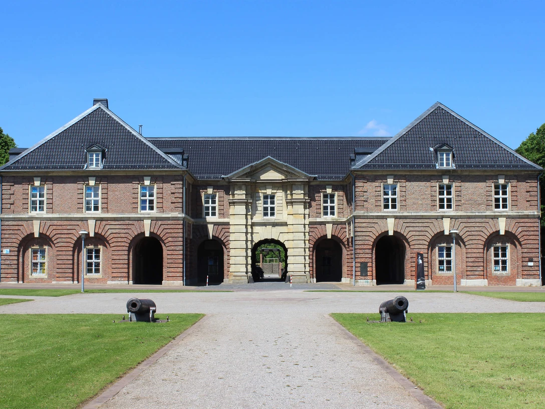 vorplatz-lvr-niederrheinmuseum-wesel.jpeg