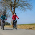 Die Holzmacherin; Radfahren