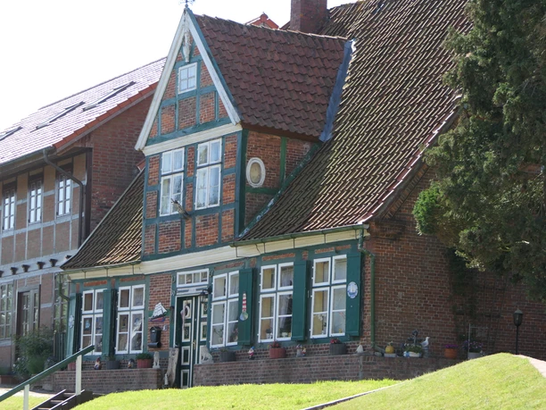 Fachwerkhäuser auf dem Ostedeich